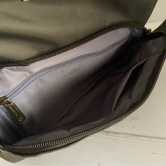 Travelon Bags Travelon Antitheft Classic Essential Messenger Bag